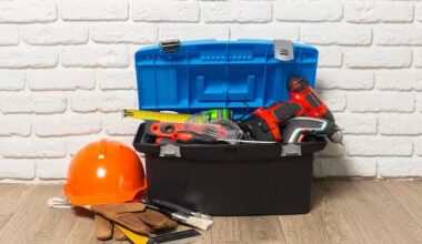 Uma caixa de ferramentas com vários itens para realização de um trabalho.